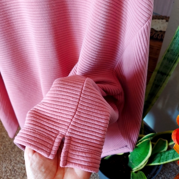 A New Day Oversize, Textured Sweat Shirt, side slits, dusty rose color - Picture 3 of 5